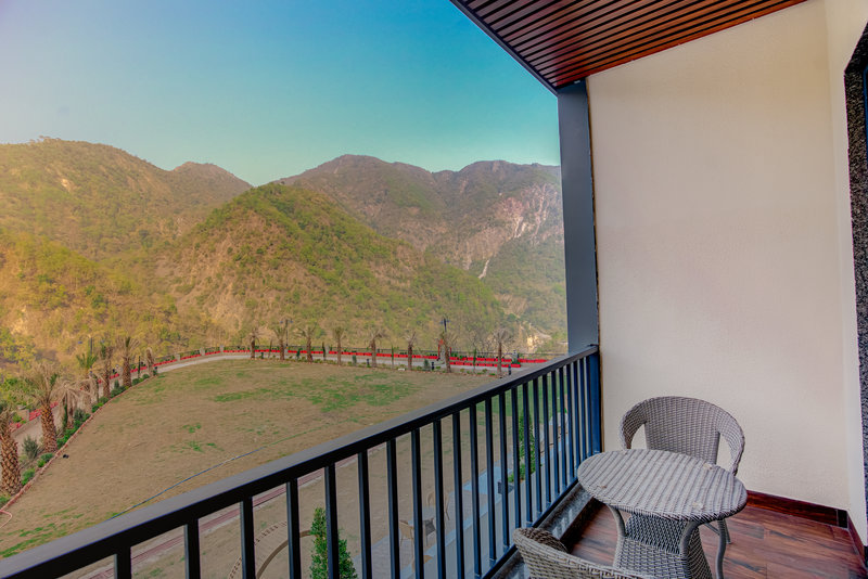 Guest Experience at Kamlodabhavi Resort – Luxury 5 Star Hotel in Rishikesh
